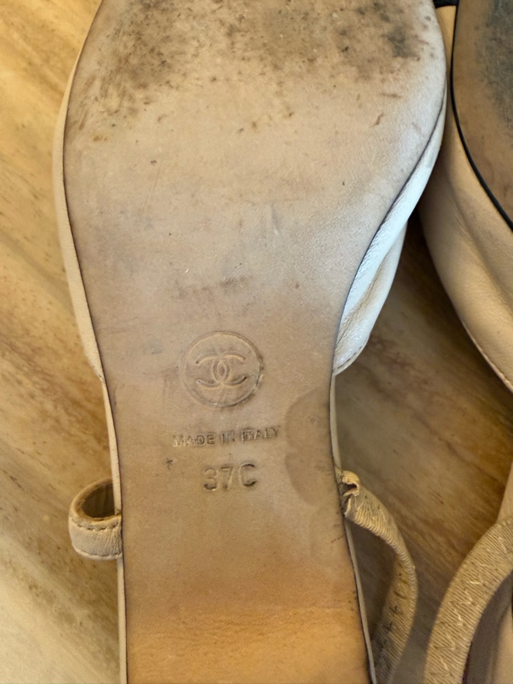 CHANEL Beige and Black Two-Tone Slingback Pumps - Picture 6 of 9